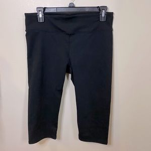 Fabletics black cropped leggings Size L